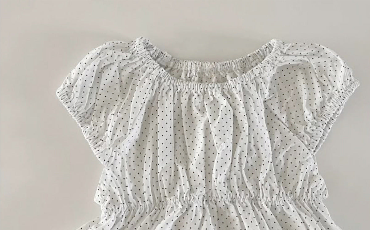 Vestido de lunares con cintura fruncida y mangas abullonadas [mh0013217]