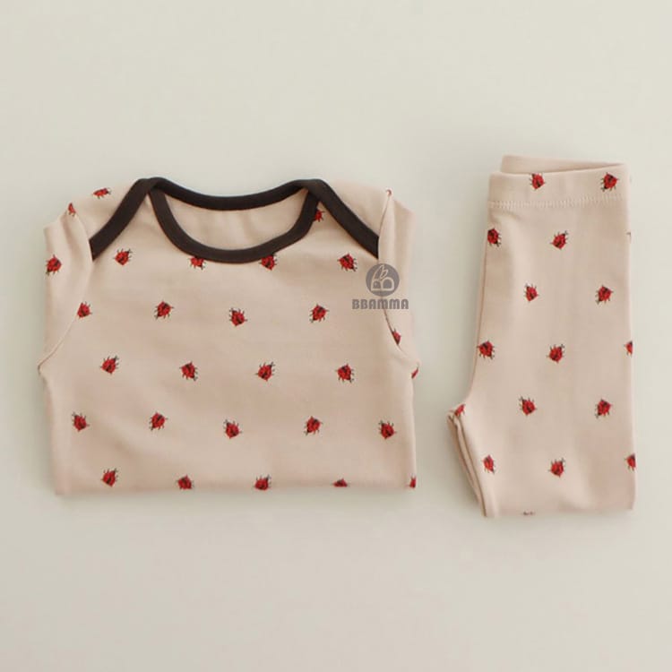 Insect Pattern Setup 長袖Tシャツ ＆ ロングパンツ【mh0000346】 BBAMMA ロンパースセットアップ