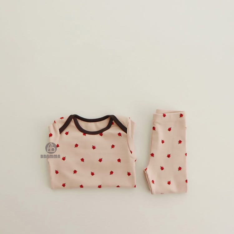 Insect Pattern Setup 長袖Tシャツ ＆ ロングパンツ【mh0000346】 BBAMMA ロンパースセットアップ