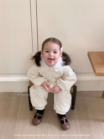 アウタージャンプスーツ 長袖ロンパース キルティング 小花柄 フリル襟 カバーオール 暖かい 防寒着【mh0011529】