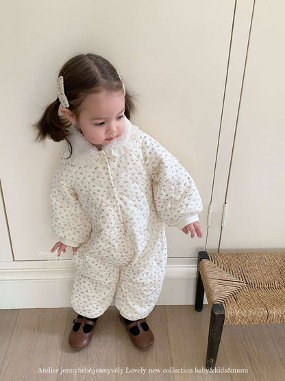 アウタージャンプスーツ 長袖ロンパース キルティング 小花柄 フリル襟 カバーオール 暖かい 防寒着【mh0011529】