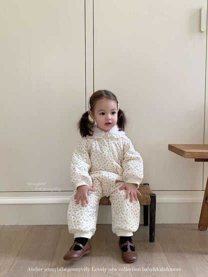 アウタージャンプスーツ 長袖ロンパース キルティング 小花柄 フリル襟 カバーオール 暖かい 防寒着【mh0011529】