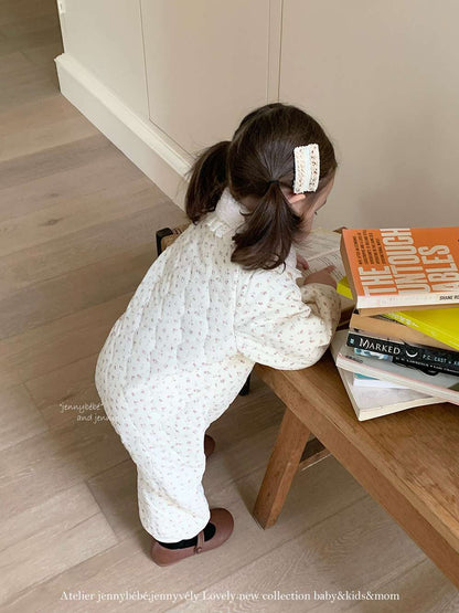 アウタージャンプスーツ 長袖ロンパース キルティング 小花柄 フリル襟 カバーオール 暖かい 防寒着【mh0011529】