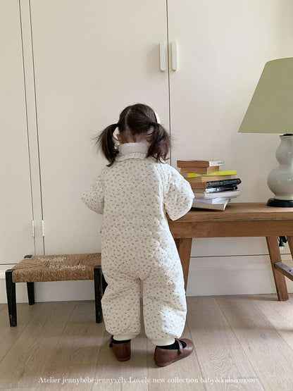 アウタージャンプスーツ 長袖ロンパース キルティング 小花柄 フリル襟 カバーオール 暖かい 防寒着【mh0011529】