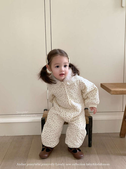 アウタージャンプスーツ 長袖ロンパース キルティング 小花柄 フリル襟 カバーオール 暖かい 防寒着【mh0011529】