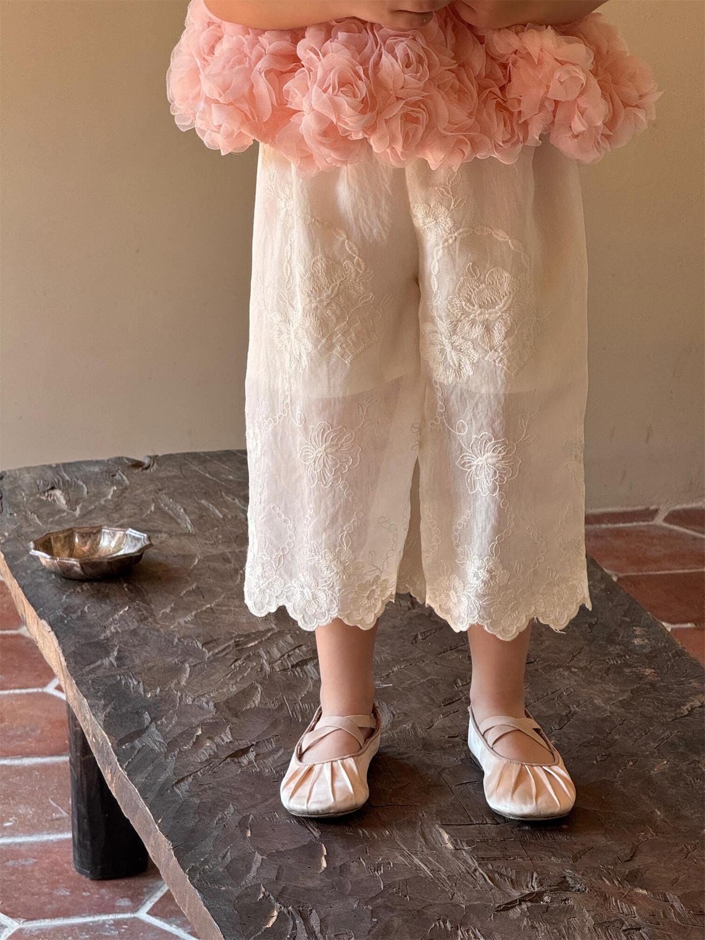 ロングパンツ・スウェットパンツ Creamy White / 90cm 刺繍レースクロップドパンツ【mh0010256】