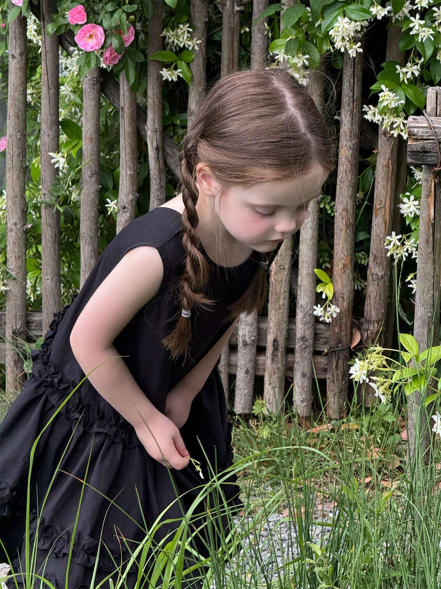 ノースリーブワンピース フリルノースリーブガーリーワンピース【mh0009884】