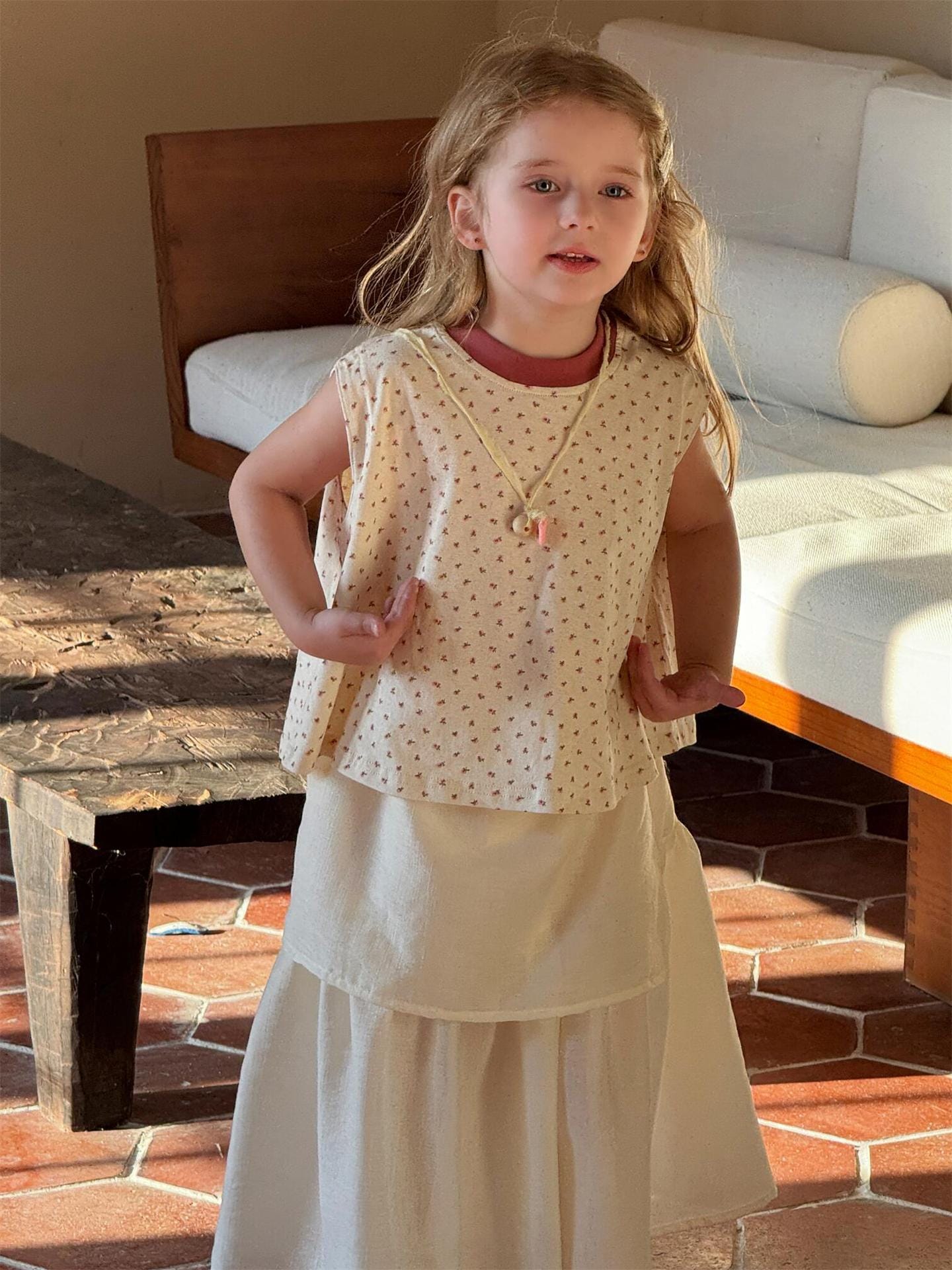 タンクトップ・キャミソール・ノースリーブトップス 花柄プリントノースリーブブラウス【mh0010244】