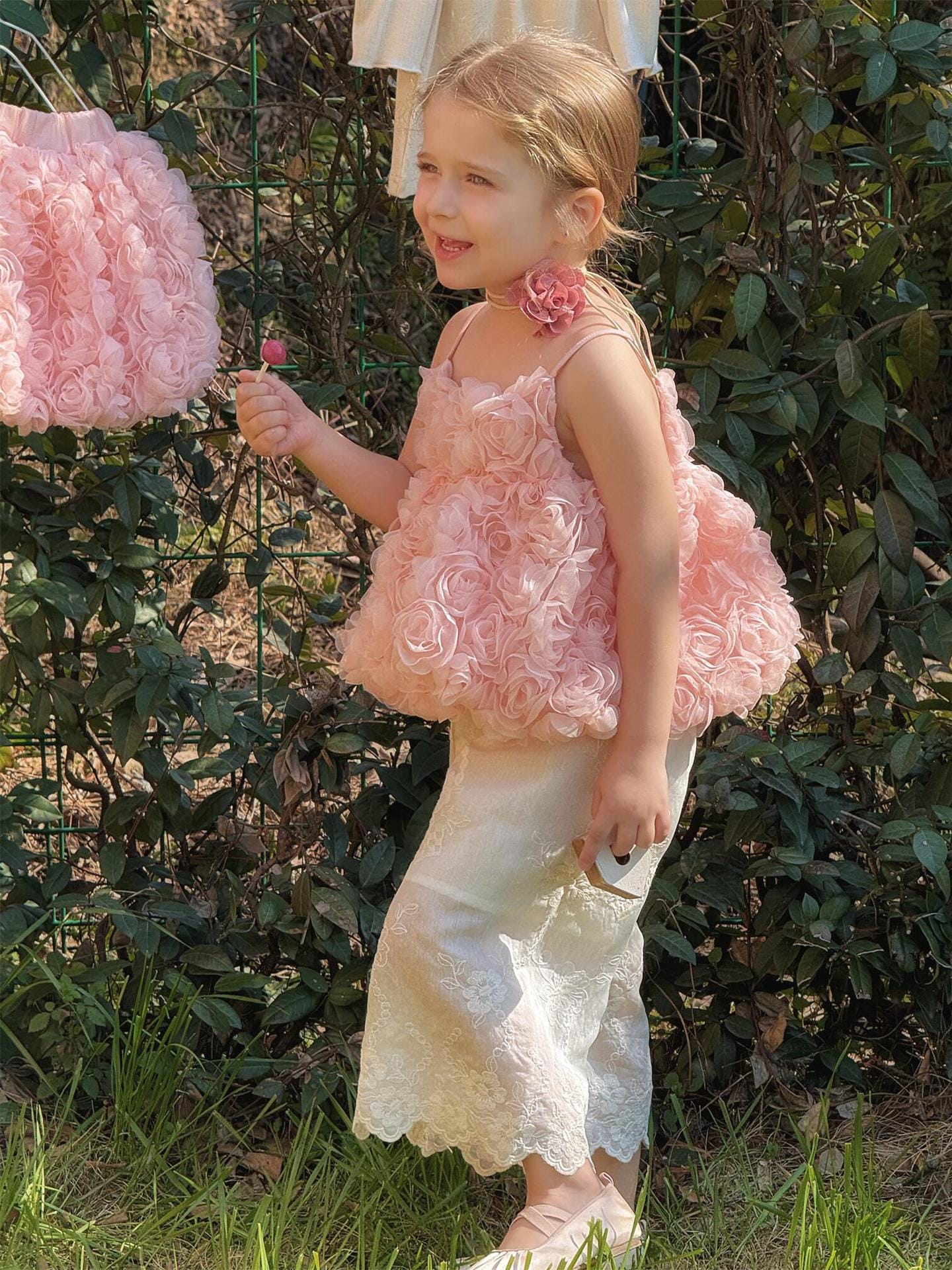 ロングパンツ・スウェットパンツ 刺繍レースクロップドパンツ【mh0010256】