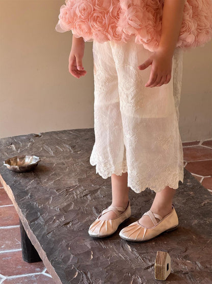 ロングパンツ・スウェットパンツ 刺繍レースクロップドパンツ【mh0010256】