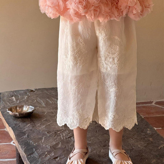 ロングパンツ・スウェットパンツ 刺繍レースクロップドパンツ【mh0010256】