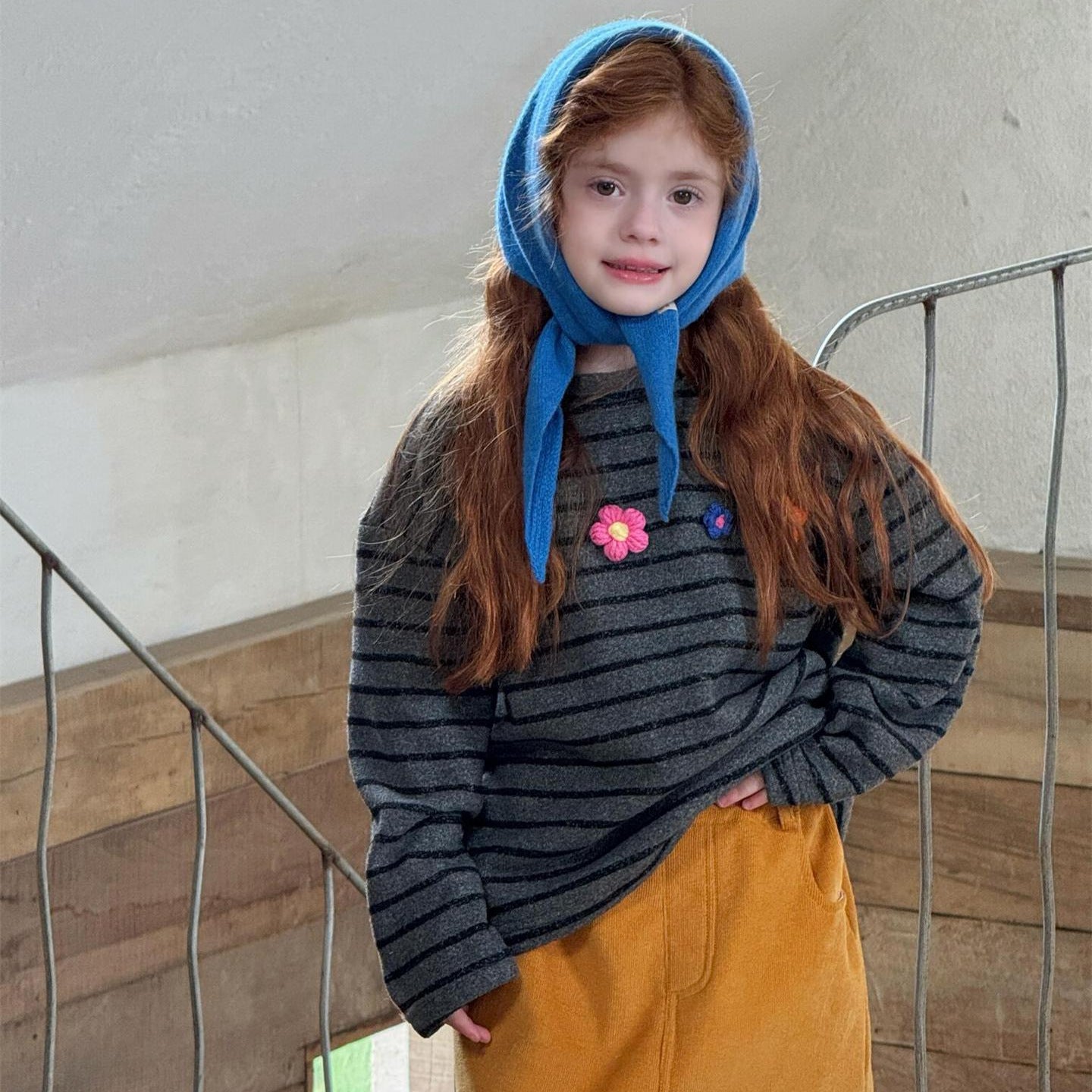 長袖Tシャツ Gray / 90cm 長袖Tシャツ ボーダー柄 裏起毛 フラワーワッペン ゆったり カットソー【mh0011737】