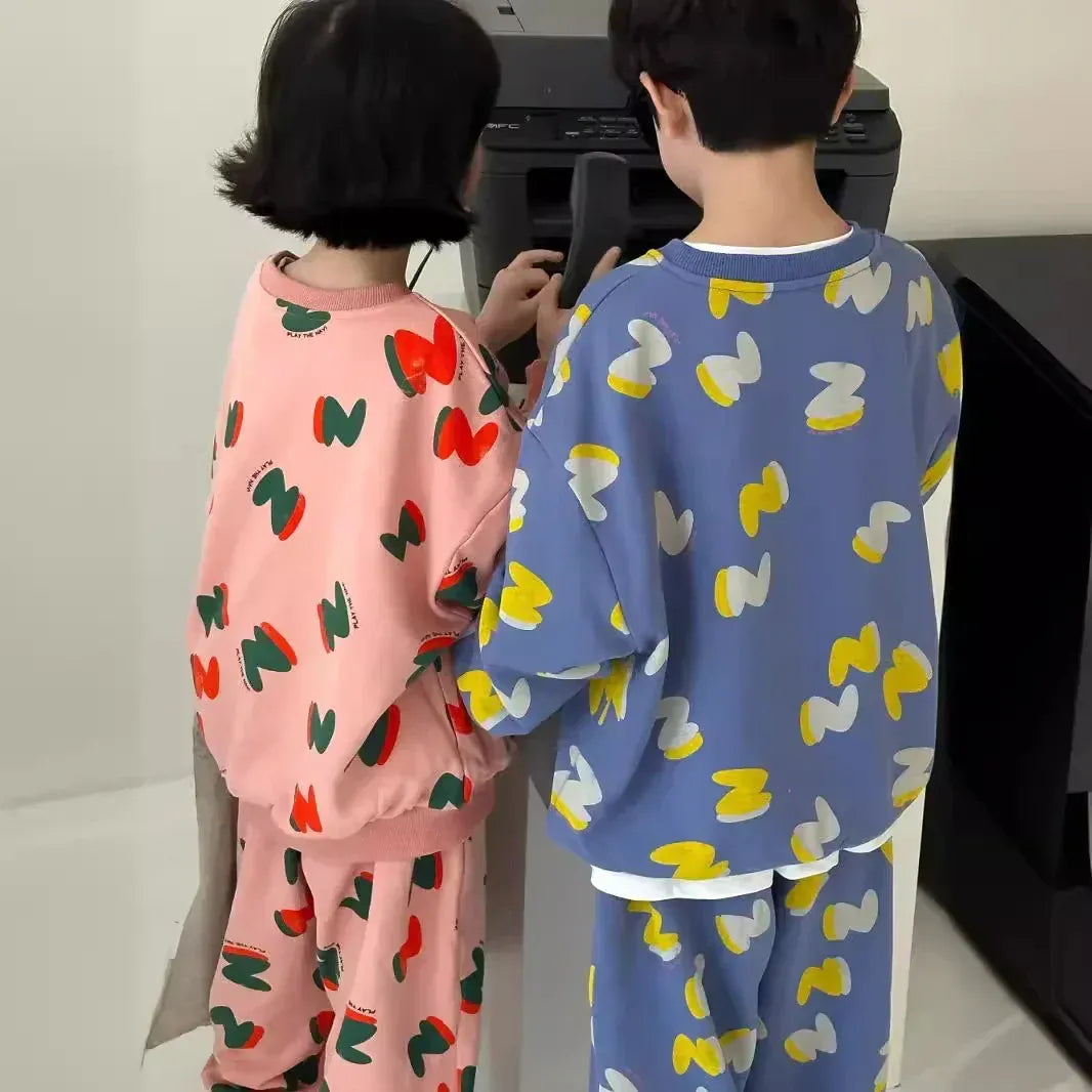 長袖セットアップ キッズセットアップ 2点セット ロゴプリント柄スウェットシャツ+スウェットパンツ 2カラー【mh0007137】