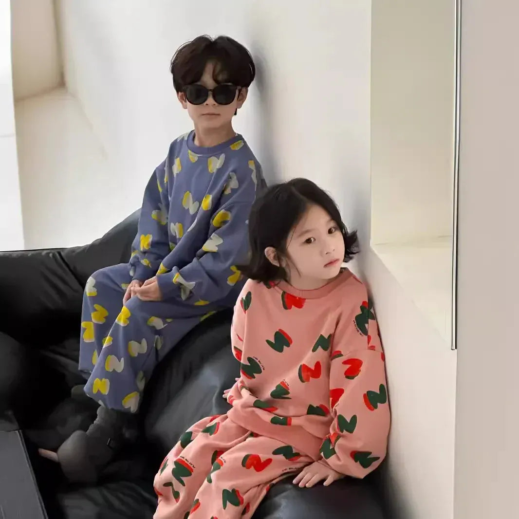 長袖セットアップ キッズセットアップ 2点セット ロゴプリント柄スウェットシャツ+スウェットパンツ 2カラー【mh0007137】