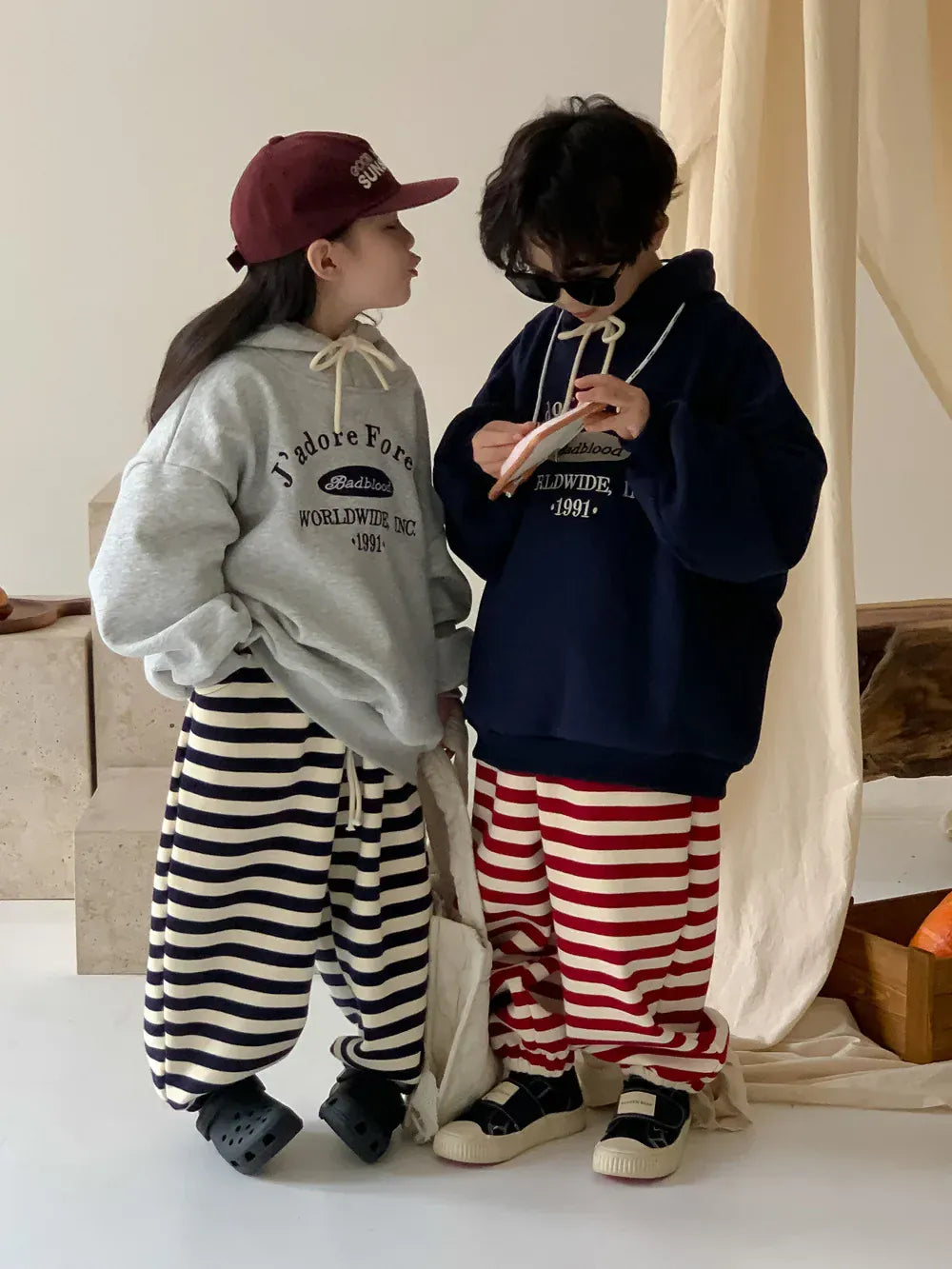 長袖セットアップ キッズトップス/パンツ レターロゴプリントフーディパーカー/ボーダー裏フリースロングスウェットパンツ 2カラー【mh0007478】
