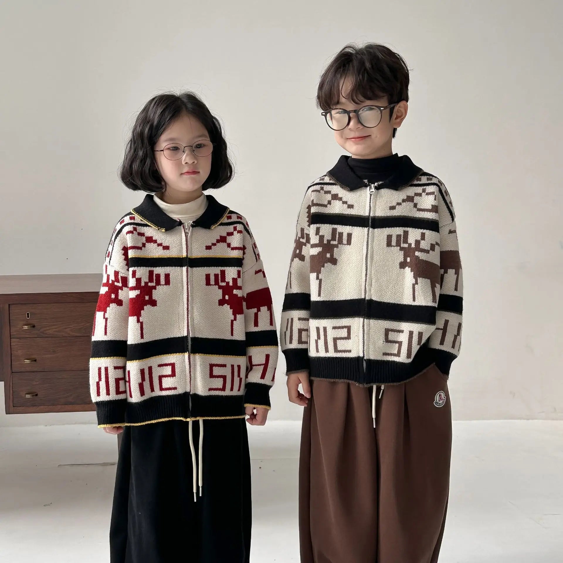 ショートコート・ジャケット・ジャンパー キッズジャケット トナカイエルク北欧柄ジップアップ襟付きニットジャケット 2カラー【mh0007617】