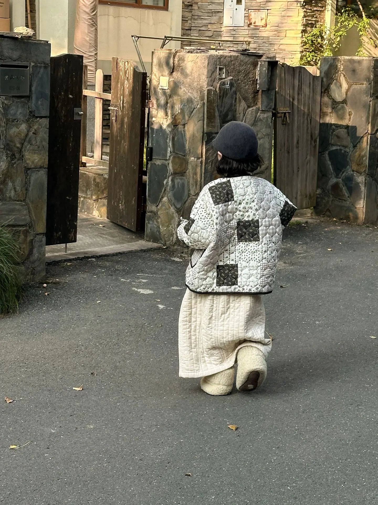 ショートコート・ジャケット・ジャンパー キッズアウター フラワープリントパッチワークノーカラーキルティングジャケットコート【mh0007596】