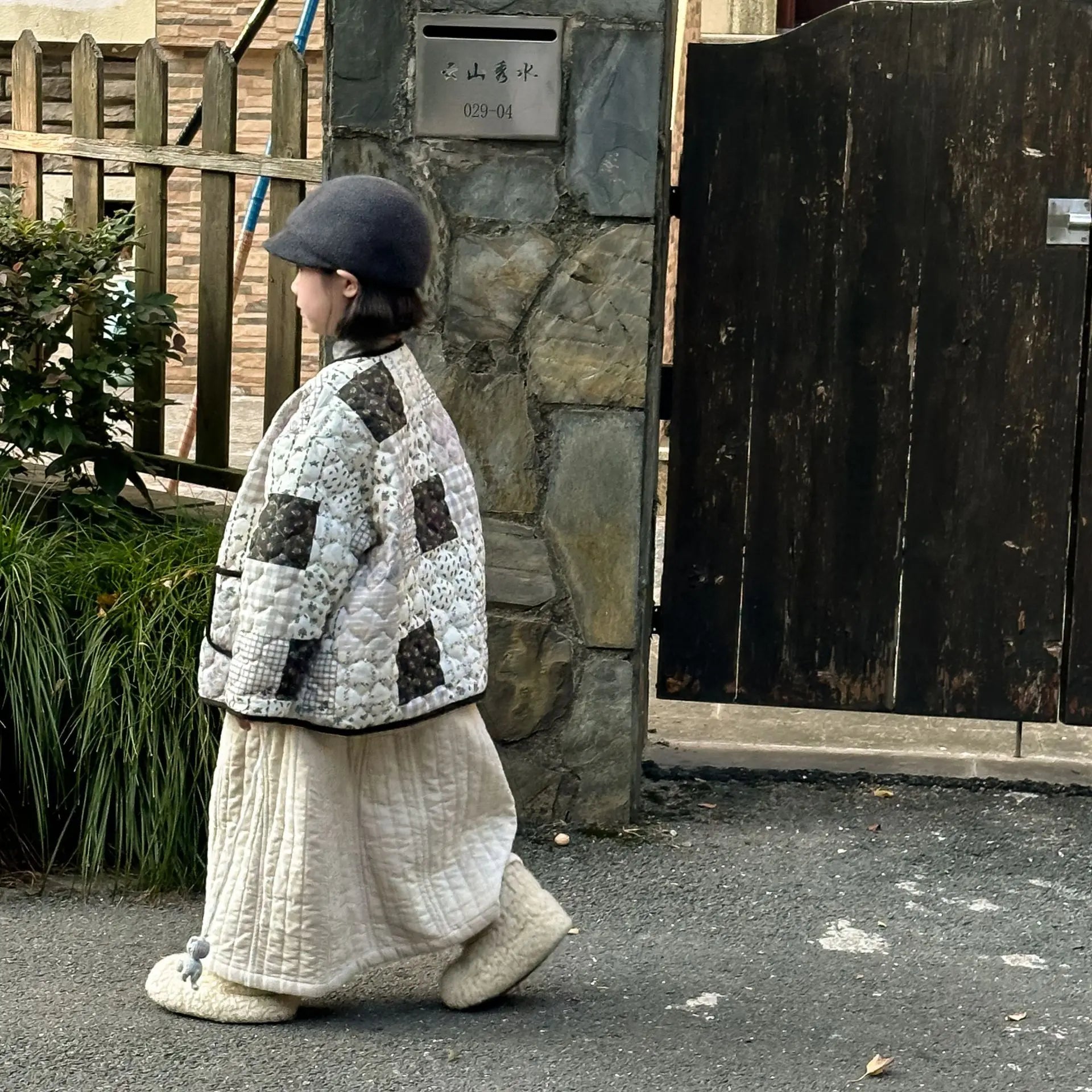 ショートコート・ジャケット・ジャンパー キッズアウター フラワープリントパッチワークノーカラーキルティングジャケットコート【mh0007596】