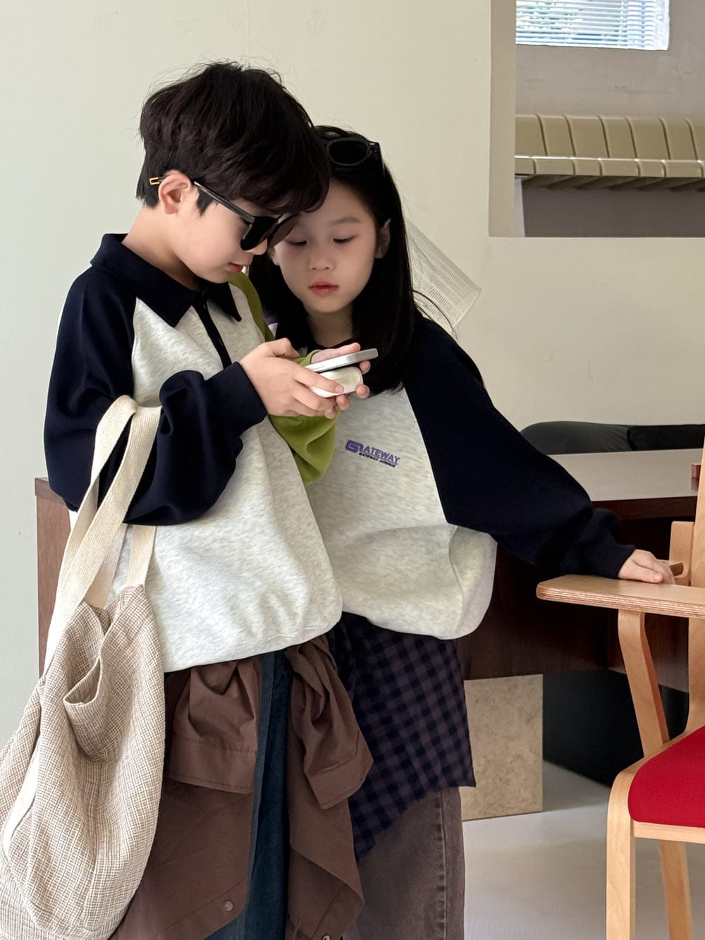 長袖シャツ・ブラウス ポロ襟パッチワーク長袖スウェット プルオーバーゆったりシルエット【mh0010763】