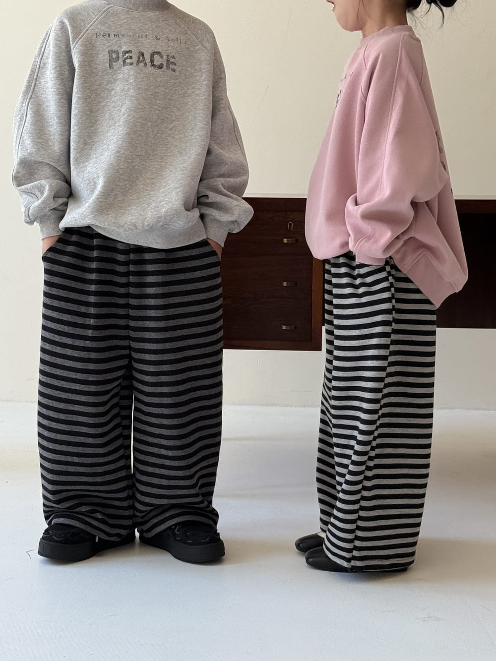 ロングパンツ・スウェットパンツ ボーダーワイドパンツ ゆったりストレートスウェットパンツ【mh0010774】