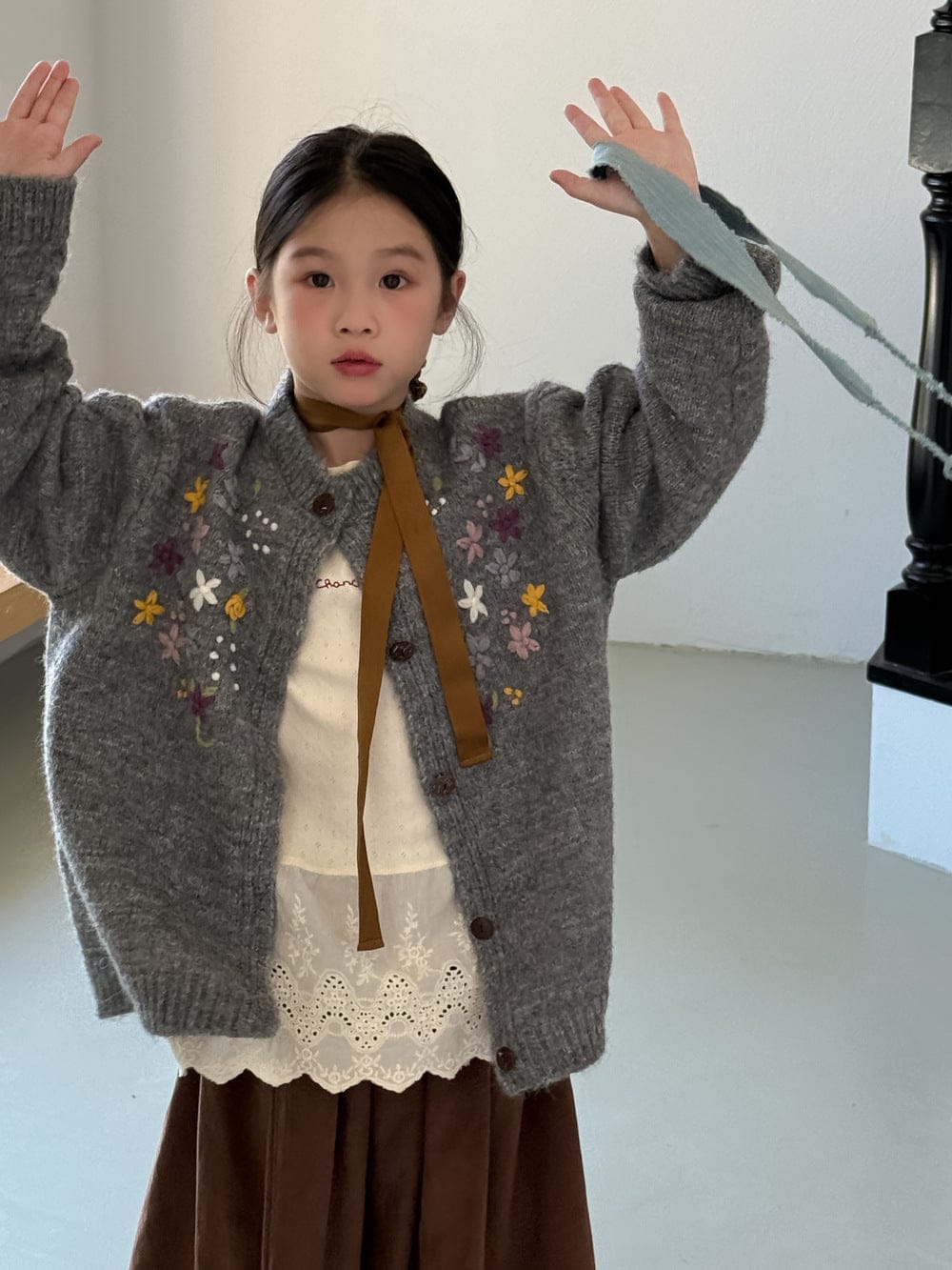 カーディガン・パーカー 花柄刺繍ケーブル編みニットカーディガン キッズセーター【mh0010959】