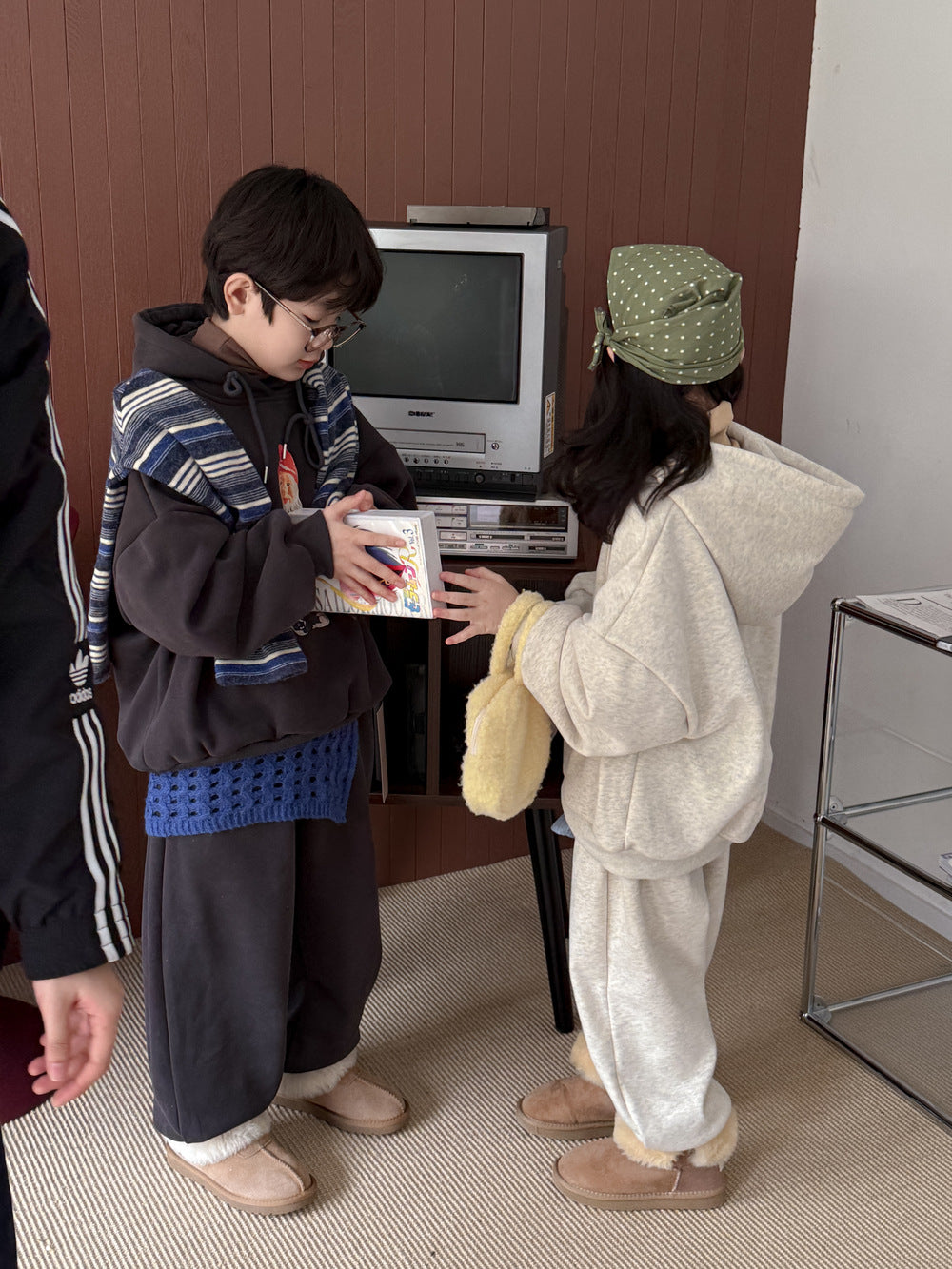 長袖セットアップ スウェットセットアップ キッズ 裏起毛 ノーム柄 フード付 厚手 ゆったり【mh0011656】