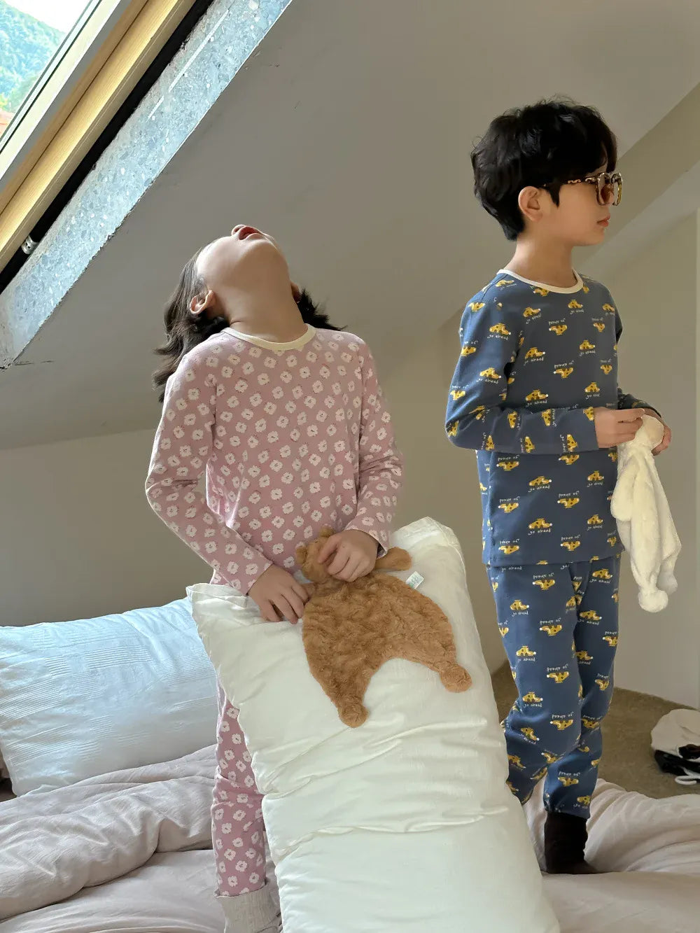 長袖パジャマ キッズパジャマセット プリント長袖Tシャツ+ロングパンツ 4カラー【mh0006862】