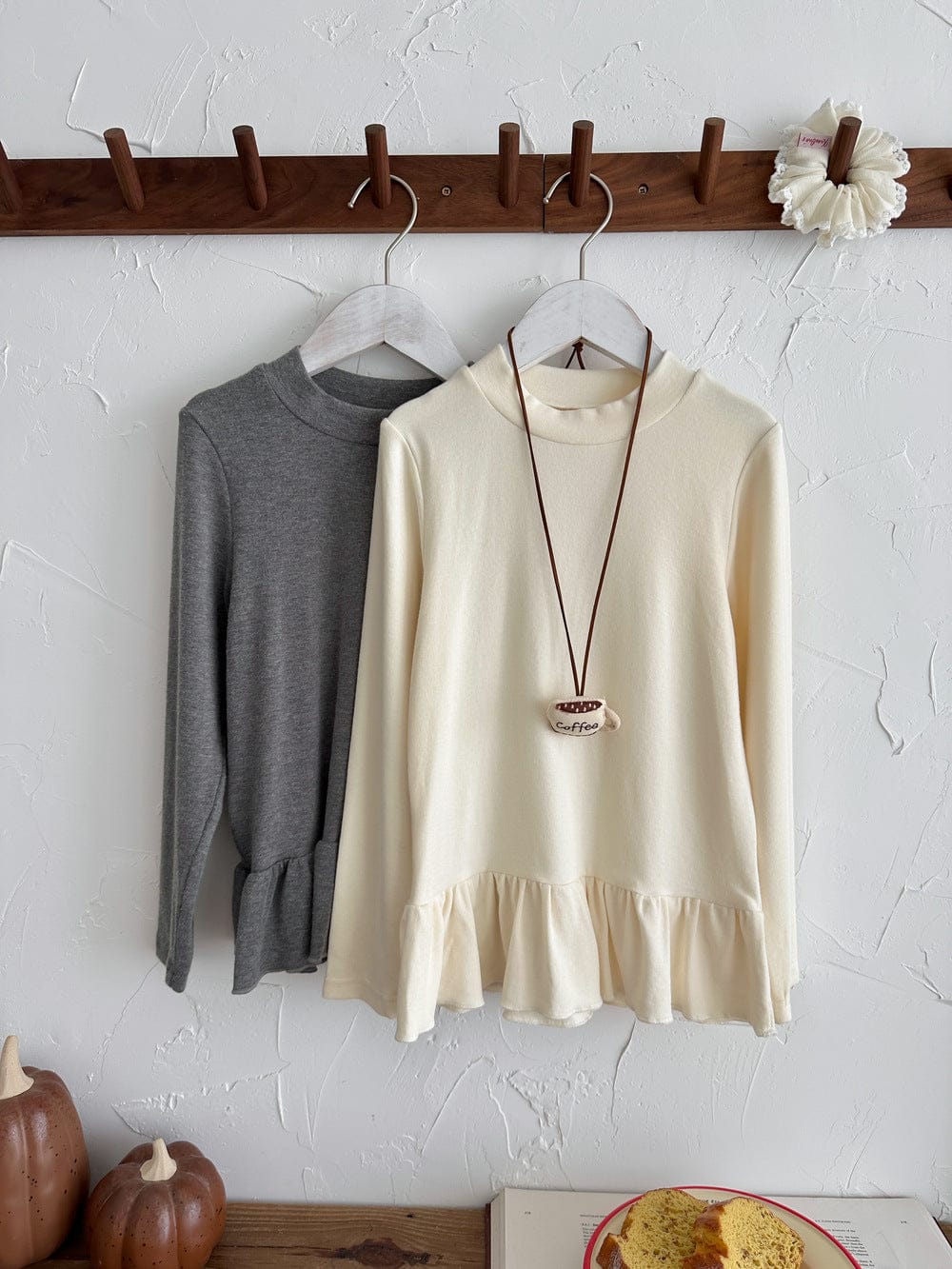 長袖Tシャツ フリルメロウハイネック長袖Tシャツ 無地カットソートップス【mh0010776】