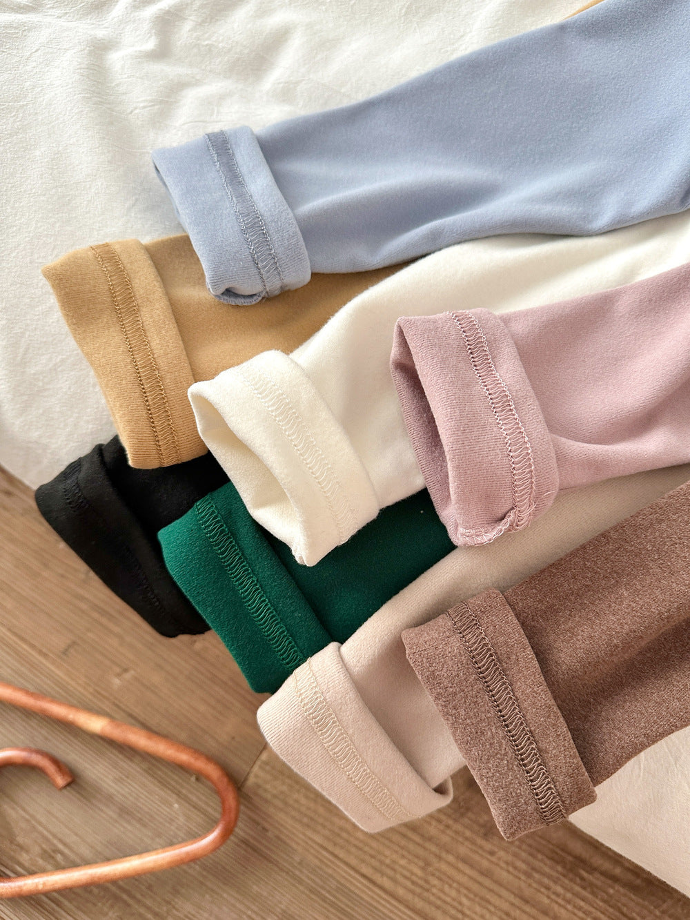 長袖Tシャツ 長袖Tシャツ キッズ ハイネック 無地 ベーシック くすみカラー トップス【mh0011664】