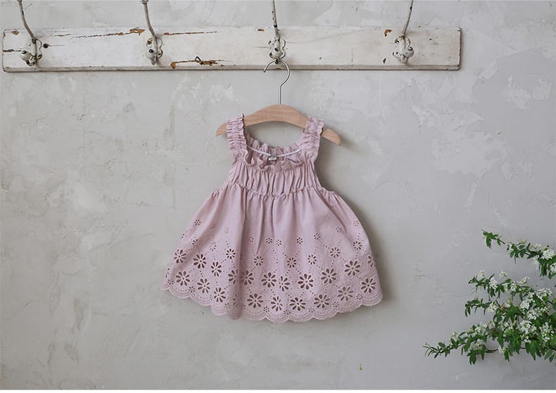 Lace Embroidered Cami 刺繍 チュニックキャミソール【mh0012980】 Strawberry Coral タンクトップ・キャミソール・ノースリーブトップス