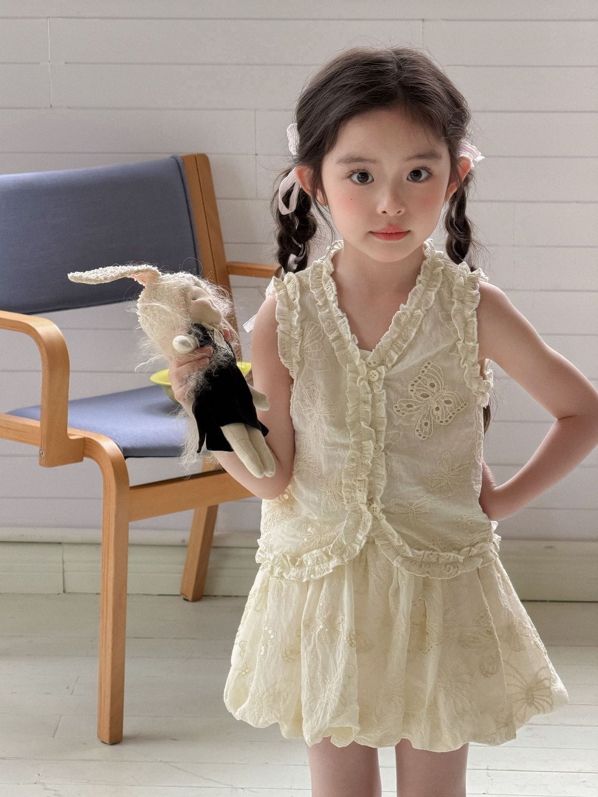 Lace Embroidered Cotton Two-Piece Set レースフリル ノースリーブブラウス パンツインスカート セット【mh0013304】 Beige White / 90cm Mu Zika ノースリーブセットアップ