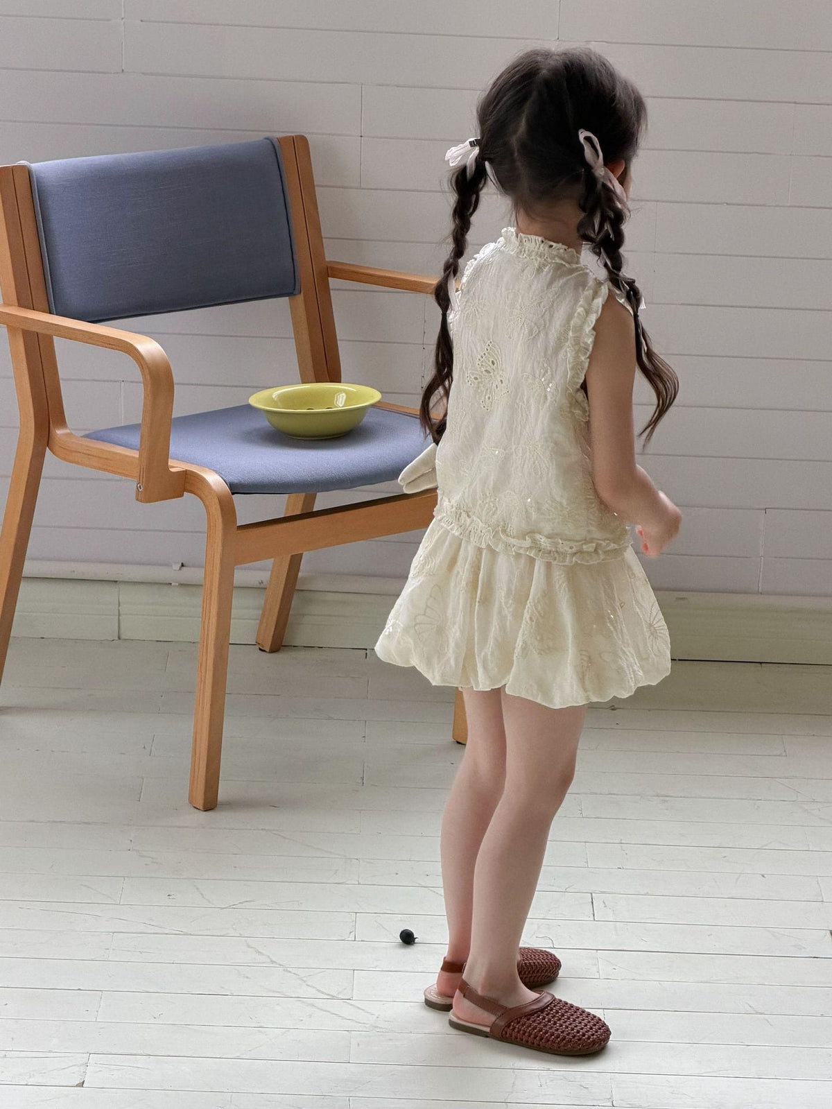 Lace Embroidered Cotton Two-Piece Set レースフリル ノースリーブブラウス パンツインスカート セット【mh0013304】 Mu Zika ノースリーブセットアップ