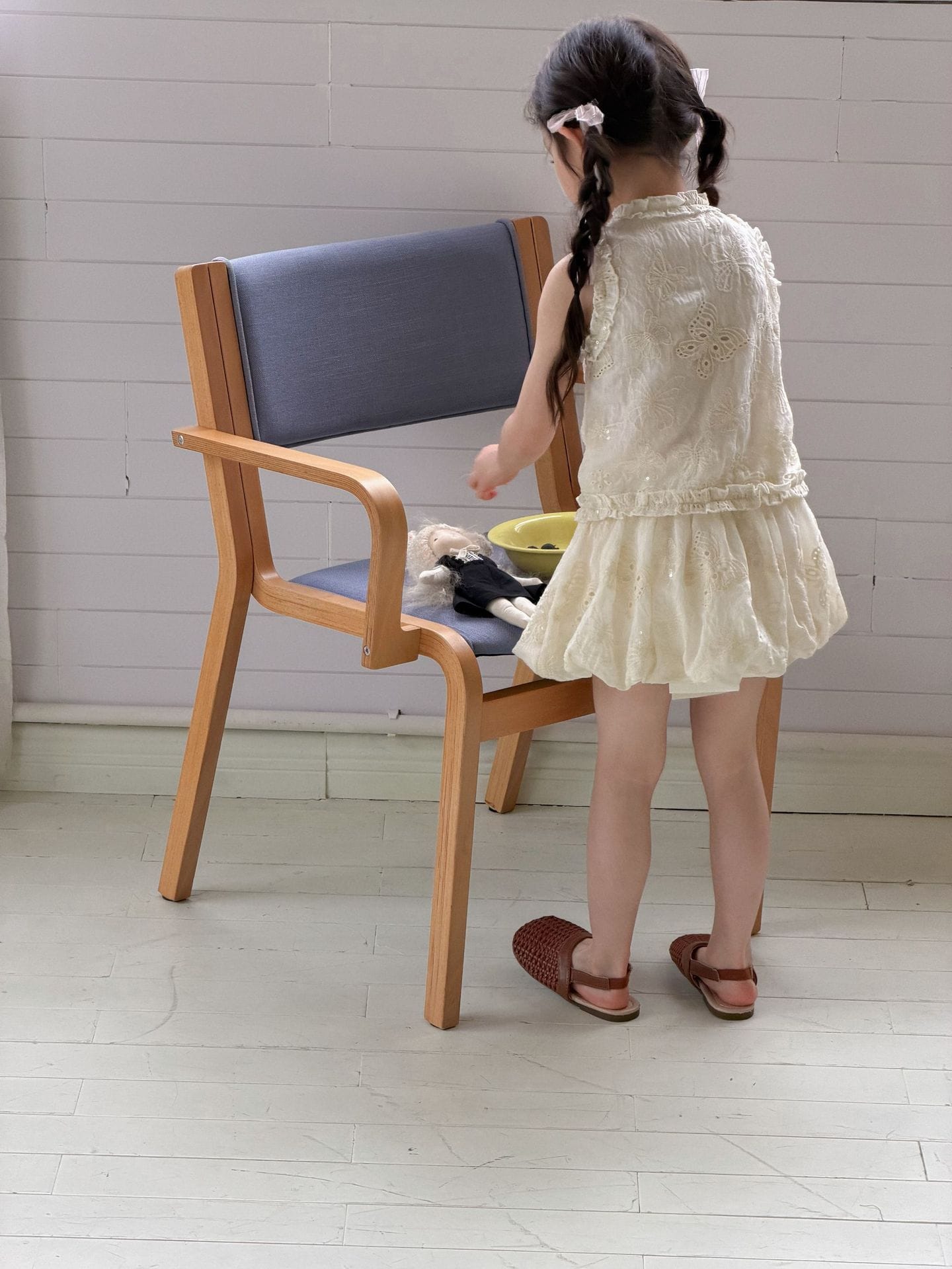 Lace Embroidered Cotton Two-Piece Set レースフリル ノースリーブブラウス パンツインスカート セット【mh0013304】 Mu Zika ノースリーブセットアップ