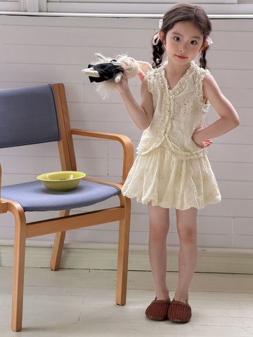 Lace Embroidered Cotton Two-Piece Set レースフリル ノースリーブブラウス パンツインスカート セット【mh0013304】 Mu Zika ノースリーブセットアップ