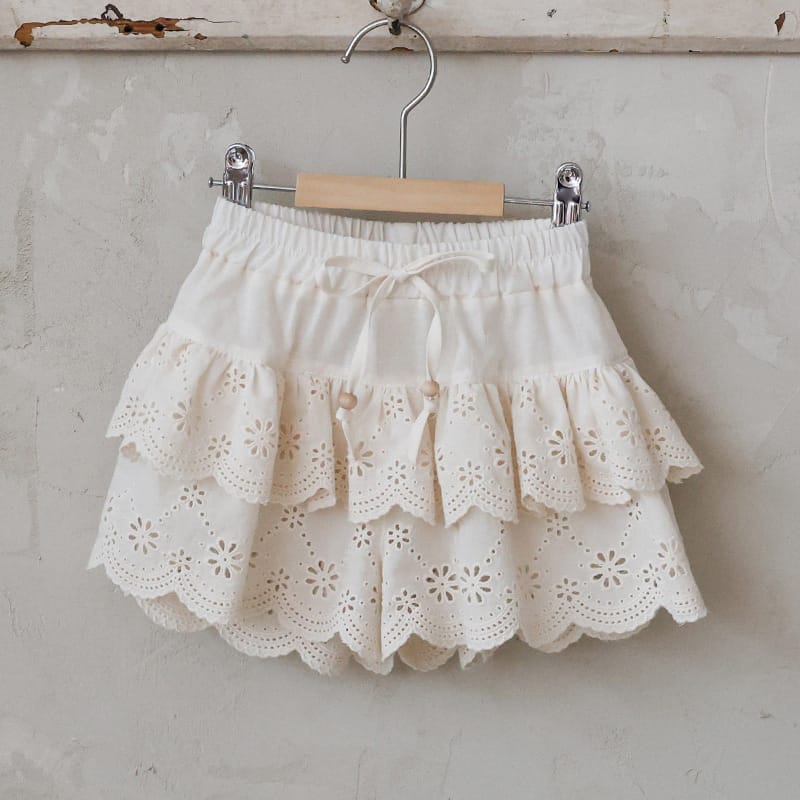Lace Embroidered Shorts 刺繍 レースショートパンツ【mh0012979】 Beige White / 90cm Strawberry Coral ハーフパンツ・ショートパンツ