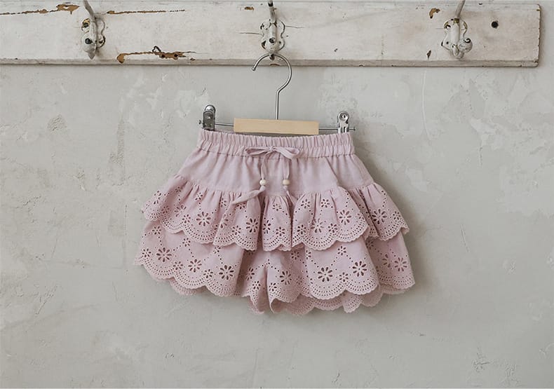 Lace Embroidered Shorts 刺繍 レースショートパンツ【mh0012979】 Strawberry Coral ハーフパンツ・ショートパンツ