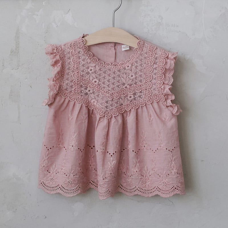 Lace Embroidered Sleeveless Tee 刺繍レース ノースリーブTシャツ【mh0012991】 Pink / 90cm Strawberry Coral タンクトップ・キャミソール・ノースリーブトップス