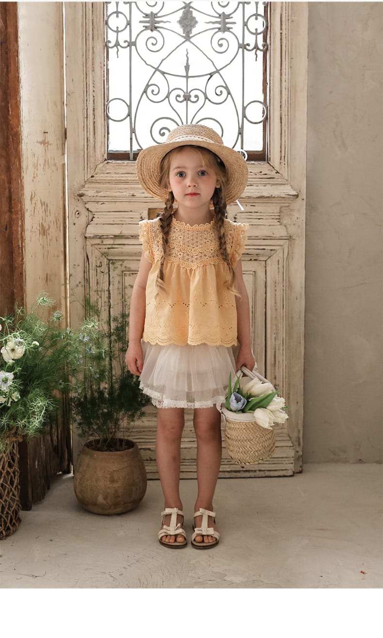 Lace Embroidered Sleeveless Tee 刺繍レース ノースリーブTシャツ【mh0012991】 Strawberry Coral タンクトップ・キャミソール・ノースリーブトップス