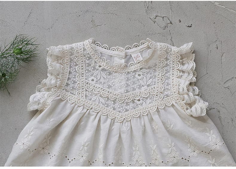 Lace Embroidered Sleeveless Tee 刺繍レース ノースリーブTシャツ【mh0012991】 Strawberry Coral タンクトップ・キャミソール・ノースリーブトップス