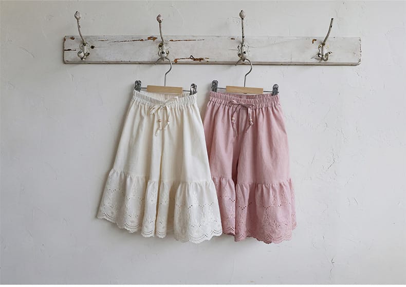 Lace Hem Wide-Leg Pants 刺繍レース ガウチョパンツ【mh0012990】 Strawberry Coral ロングパンツ・スウェットパンツ