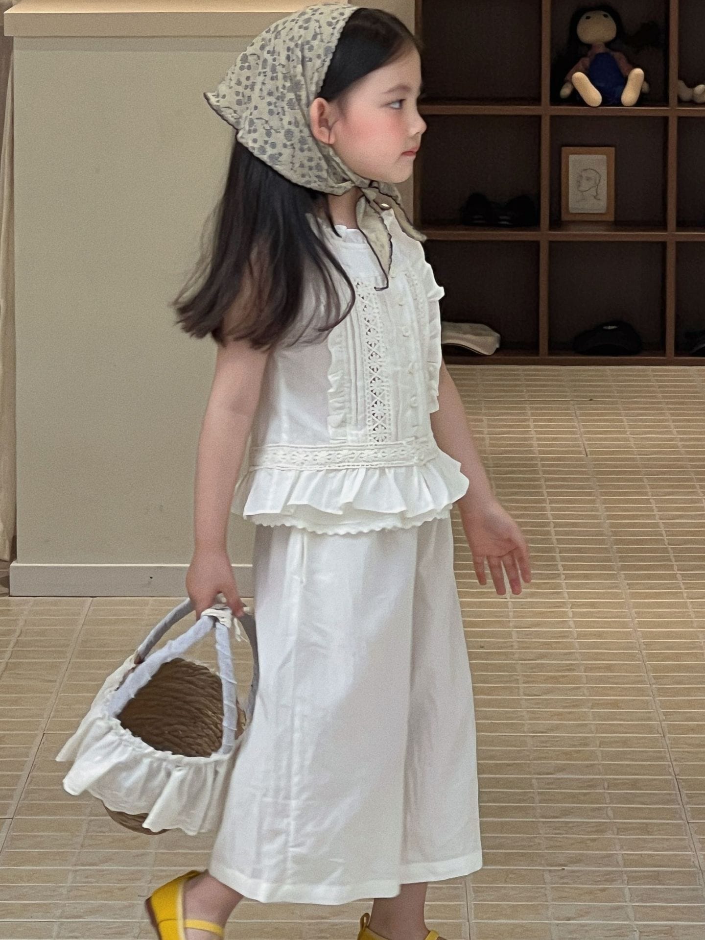 Lace Sleeveless Vest Cropped Lantern Pants Set ラッフル ノースリーブトップス ロングパンツ セット【mh0013302】 Cream / 90cm Mu Zika ノースリーブセットアップ