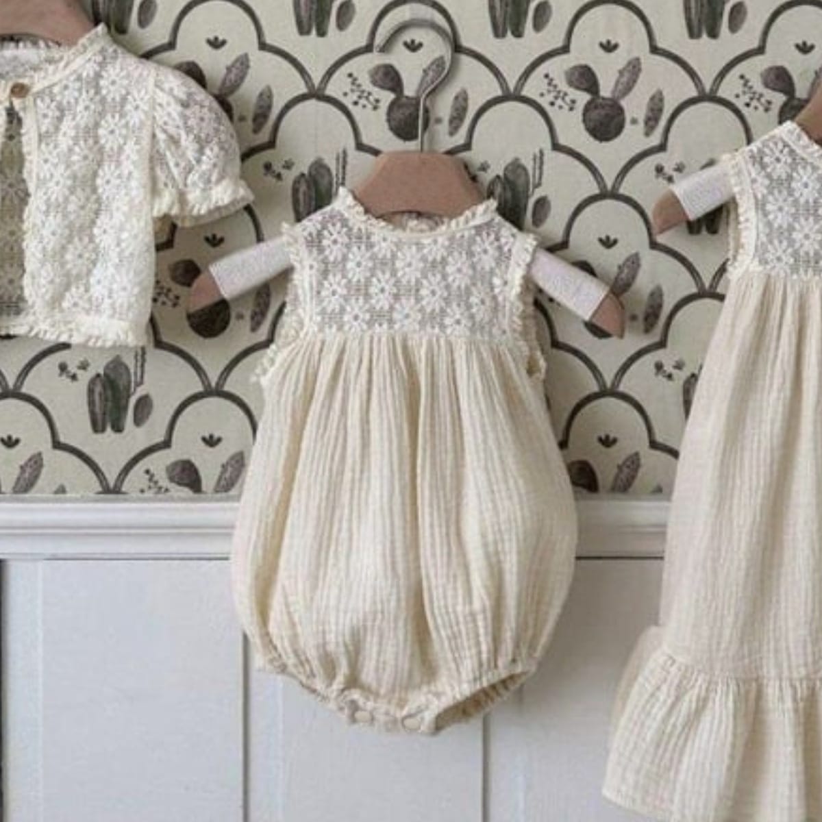Lace Splicing Gauze Romper シアーレース ノースリーブロンパース【mh0013107】 BBAMMA ノースリーブロンパース