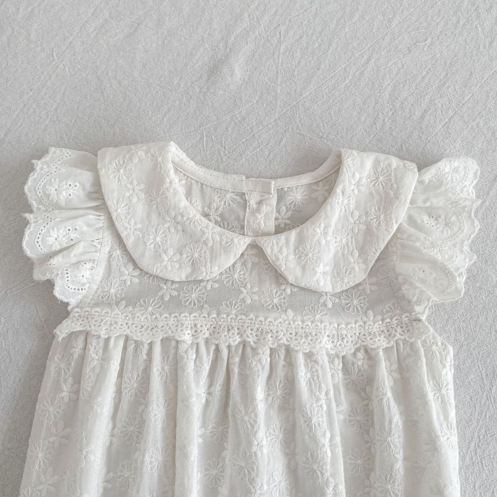 Lace Trim Doll Collar Romper Dress ラッフル ロンパース ミモレ丈ワンピース【mh0013160】 Aeg babyi ノースリーブロンパース