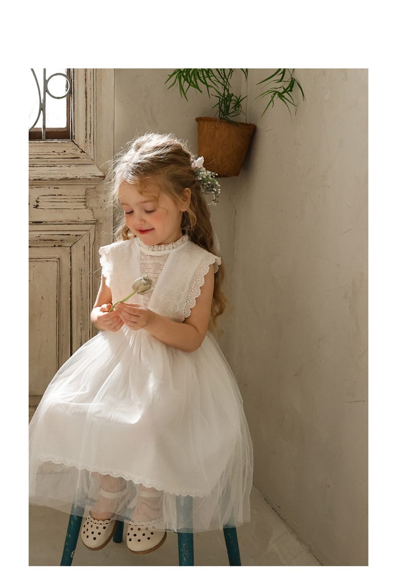 Lace Tulle Dress 刺繍 チュールワンピース【mh0012975】 Strawberry Coral ノースリーブワンピース