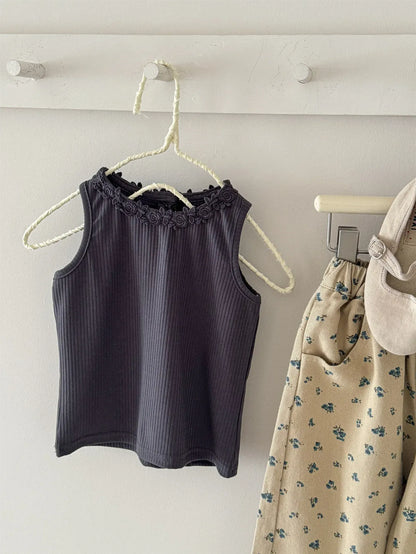タンクトップ・キャミソール・ノースリーブトップス キッズトップス レースフラワーフリルノースリーブタンクトップ【mh0008935】