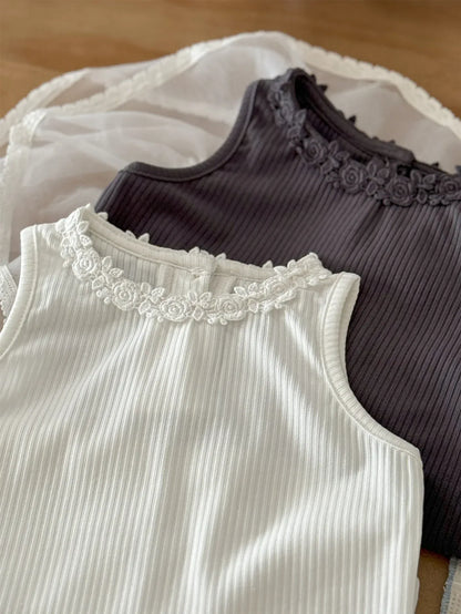 タンクトップ・キャミソール・ノースリーブトップス キッズトップス レースフラワーフリルノースリーブタンクトップ【mh0008935】