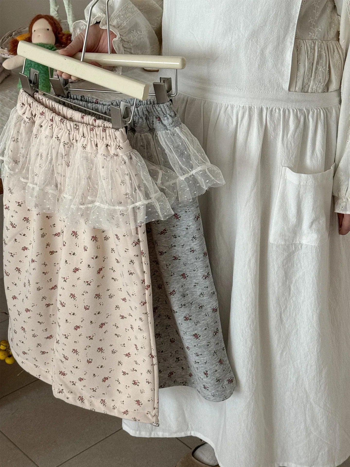 ロングパンツ・スウェットパンツ キッズパンツ チュチュチュールスカートパッチワークフラワープリントワイドルーズストレートパンツ【mh0008939】