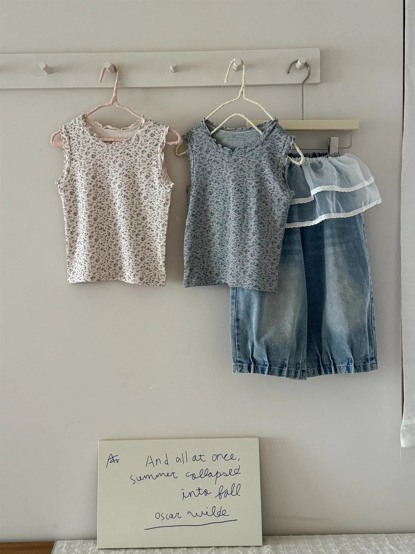 タンクトップ・キャミソール・ノースリーブトップス キッズトップス フラワープリントフリル縁取りノースリーブタンクトップ【mh0008943】