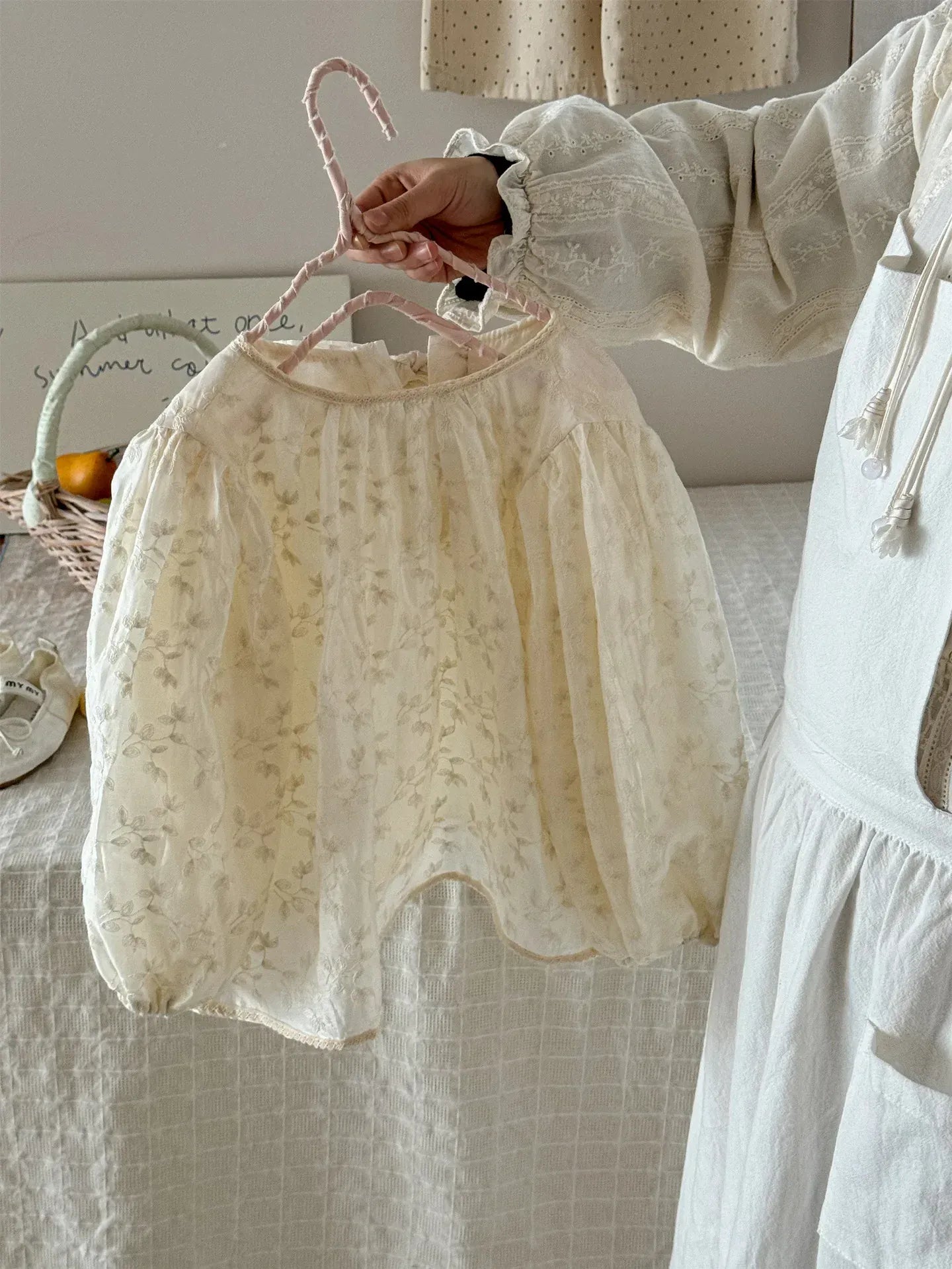 長袖シャツ・ブラウス キッズトップス フラワー刺繍長袖パフスリーブブラウス【mh0008946】