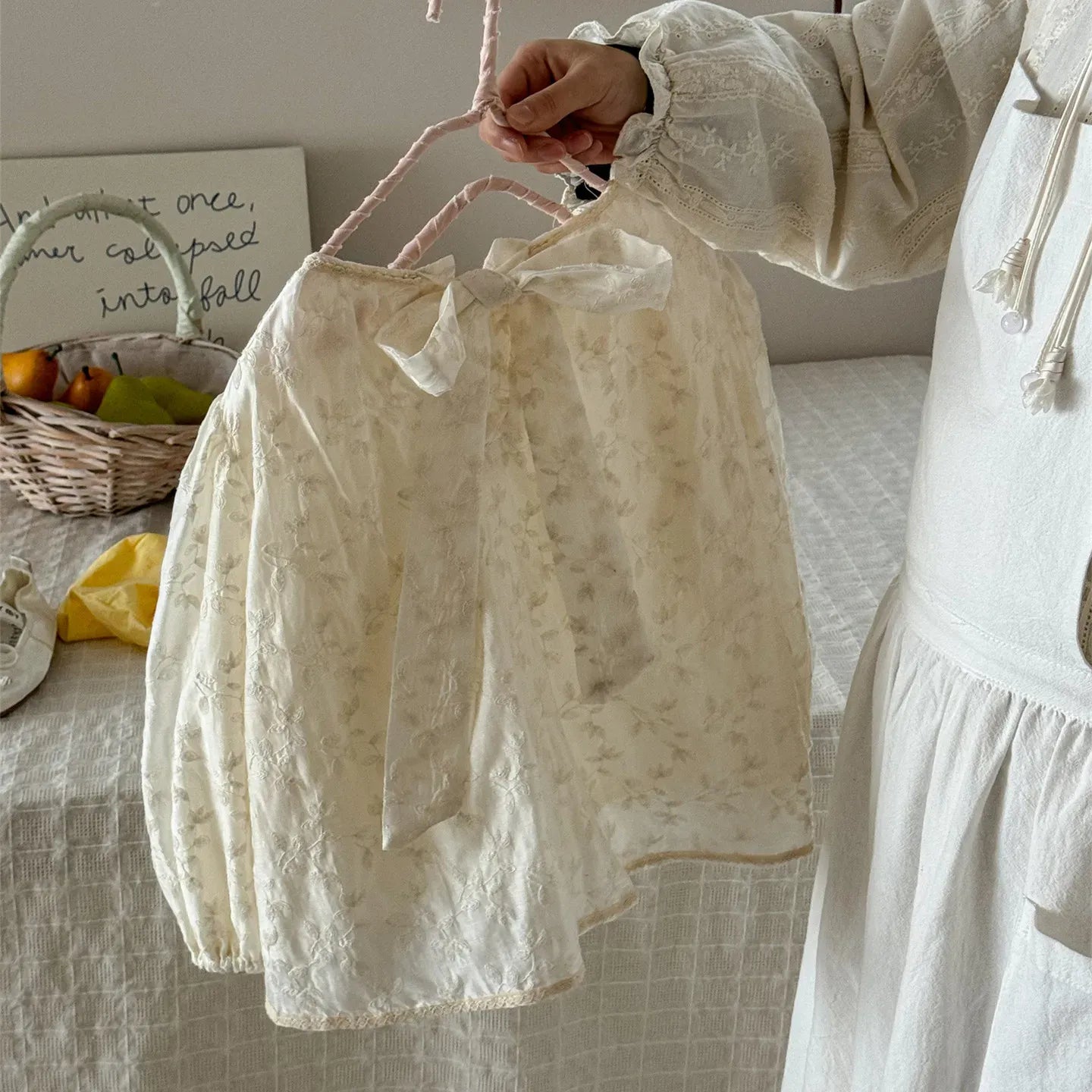 長袖シャツ・ブラウス キッズトップス フラワー刺繍長袖パフスリーブブラウス【mh0008946】